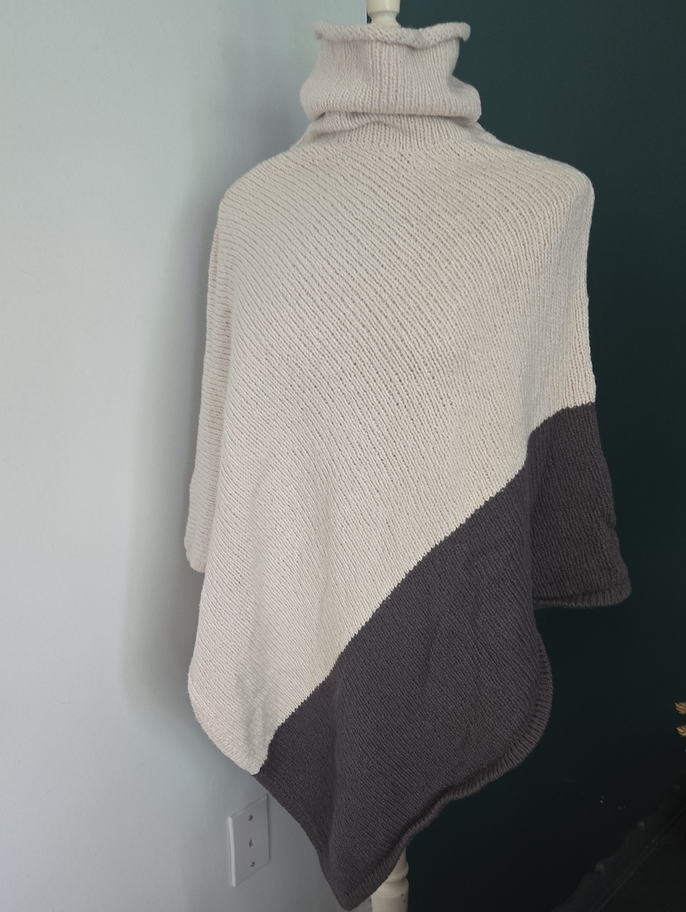 Turtleneck Colorblock Knit Poncho - Cream & Dark Gray
